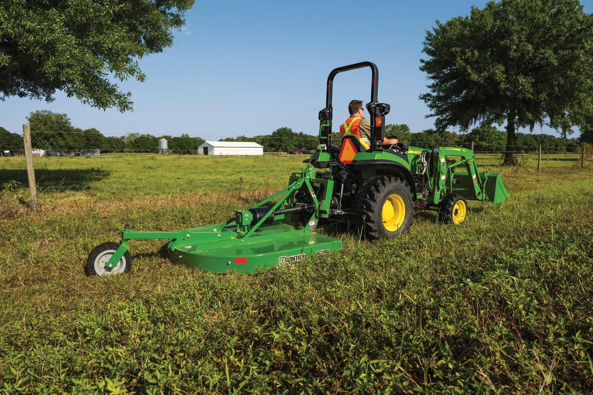 John Deere 2032R